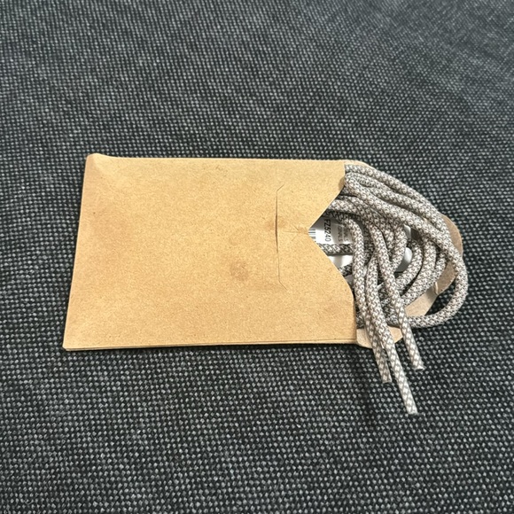 Yeezy Boost 350 v2 laces - Picture 2 of 3